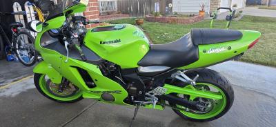 03 Kawasaki ZX-12R Ninja