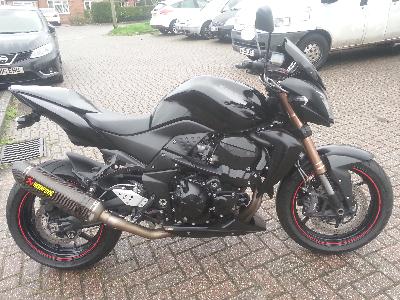 11 Kawasaki Z 750 R