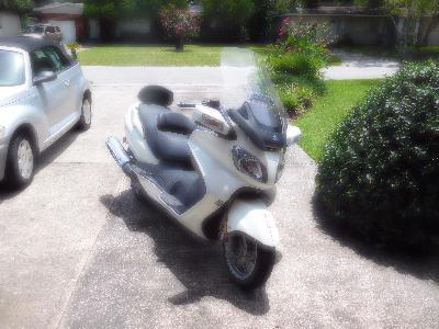 12 Suzuki Burgman 650 Exec